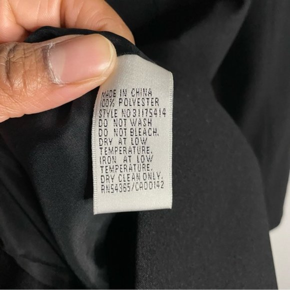 Nygard Women's Black Single Breasted Formal Blazer - Picture 7 of 9